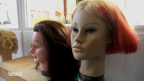 Young Refugees TV: Ausbildung als Friseur*in